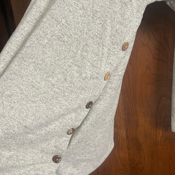 Reb in J oatmeal sweater - Picture 2 of 4